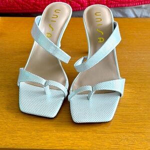 Unisa sandals size 8.5